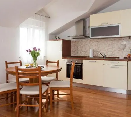 Summer House Apartment