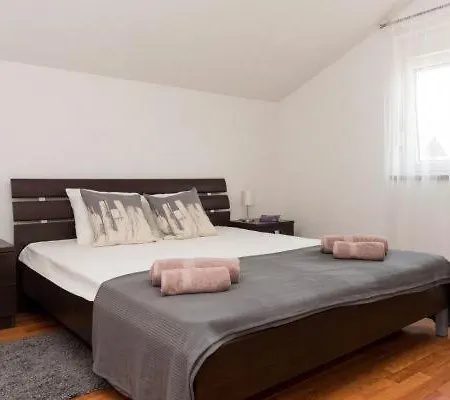 Summer House Apartment