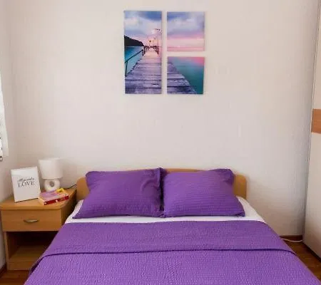 Apartment Summer House *