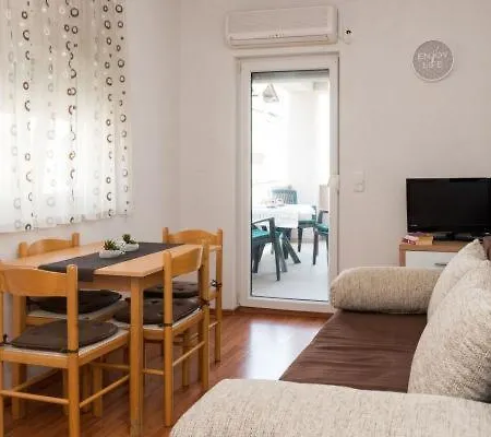 Apartment Summer House *