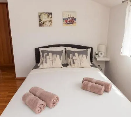 Summer House Apartment