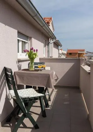 Apartment Summer House *